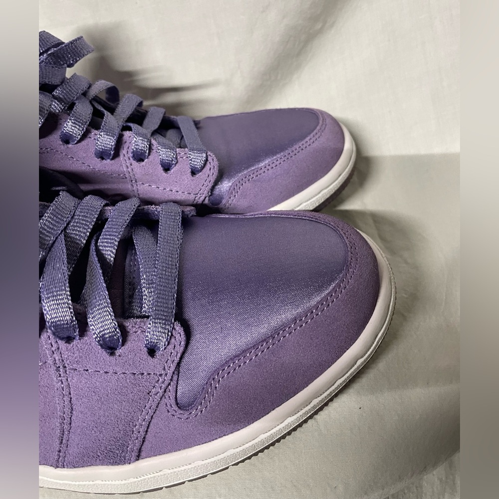 Nike Air Jordan 1 Retro High Season Of Her Purple Earth sz 9 - Picture 12 of 12